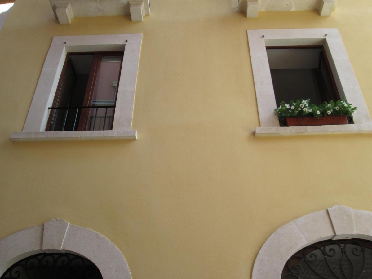 B&B Regina Margherita Л'Акуила Экстерьер фото